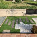 舗装材 と 人工芝 の おしゃれ な お庭