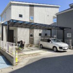 ワイドタイプのカーポートで車も楽に止めれます